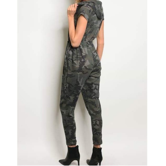 PLATOON CAMOUFLAGE ARMY STYLE JUMPSUIT - Picture 7 of 7